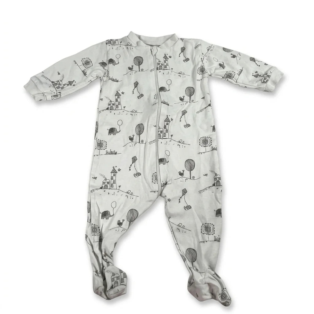 Djurmönstrad pyjamas från Basic U - Storlek 68 - Vit
