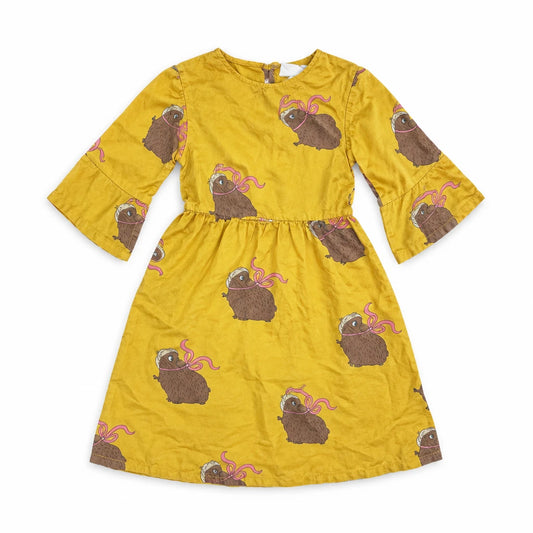 Djurmönstrad klänning från Mini Rodini - Storlek 104/110 - Gul